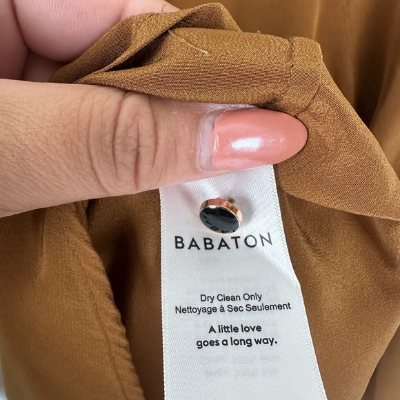 Aritzia Babaton Joel 100% Silk Blouse in Camel Brown Size Medium - Picture 8 of 11